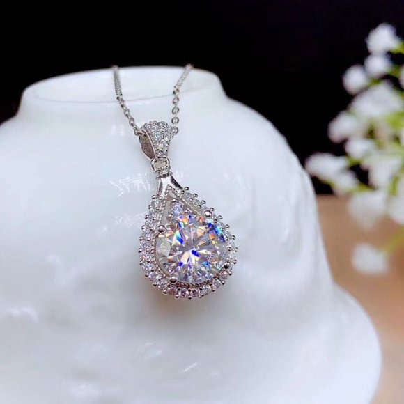 NEW Platinum Round Diamond Halo Teardrop Necklace - Picture 3 of 5